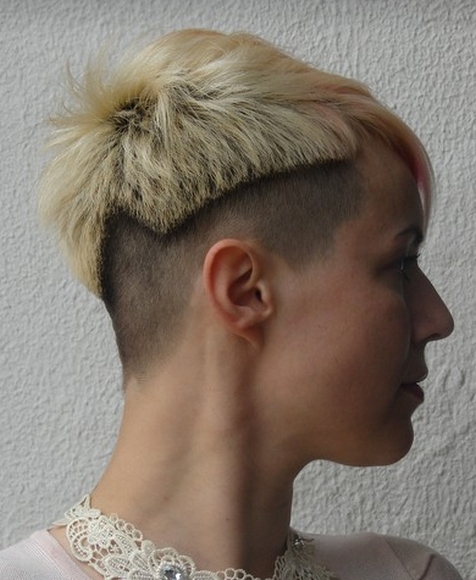 asymetryczne fryzury krótkie uczesanie damskie zdjęcie numer 13A